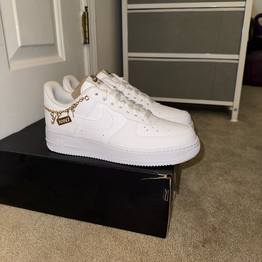 Nike Women’s Air Force 1